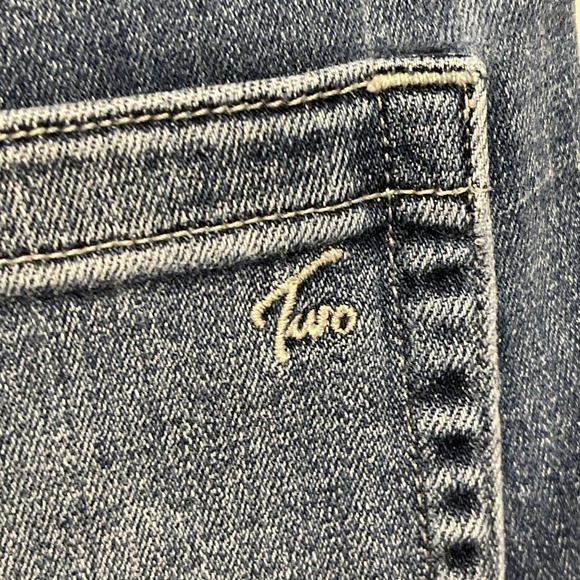 Two by Vince Camuto Straight Leg Blue Jeans Size 27/4 Pre-owned - Picture 3 of 9